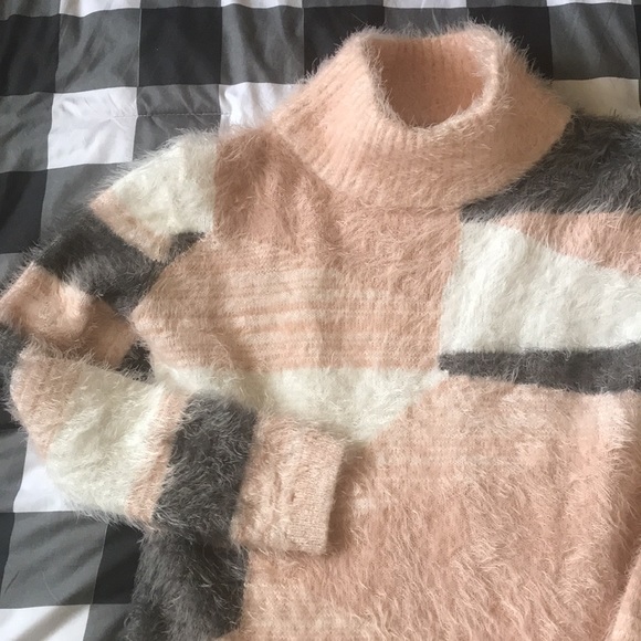 VINCE CAMUTO Pink Gray White EYELASH Geometric Mock Turtleneck Sweater Sz S - Picture 5 of 13